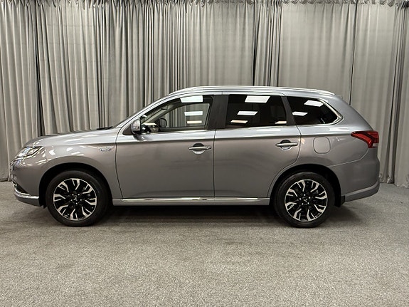 Mitsubishi Outlander 2 of 16
