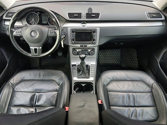 Volkswagen Passat 17 of 20