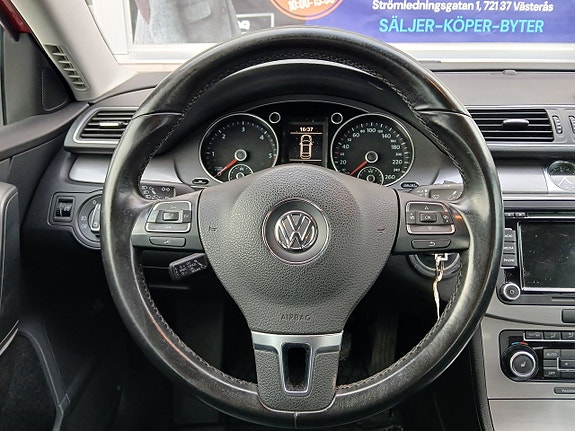 Volkswagen Passat 16 of 20