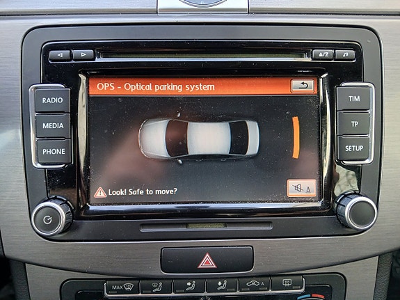 Volkswagen Passat 18 of 20
