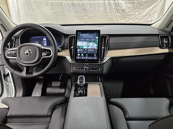 Volvo XC90 6 of 16