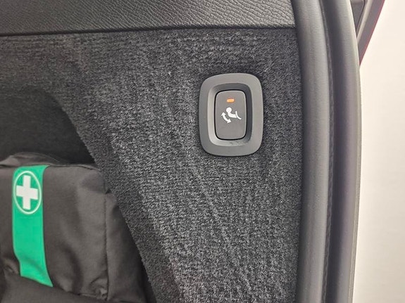 Volvo XC90 9 of 16