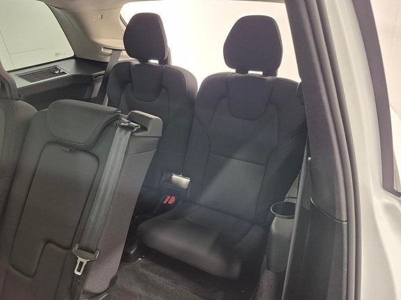 Volvo XC90 12 of 16