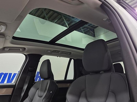 Volvo XC90 14 of 16