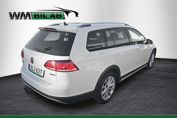 Volkswagen Golf Alltrack 3 of 4