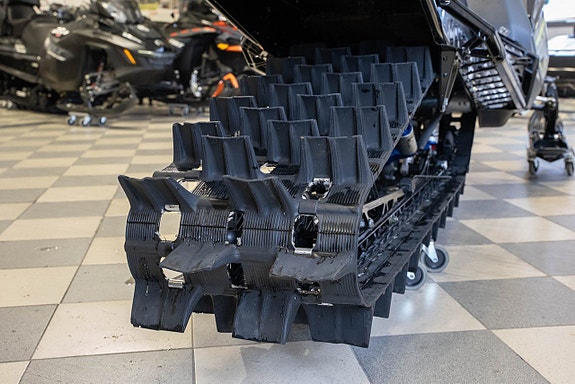 Polaris 850 RMK Khaos 155" *7S Display* 5 of 6