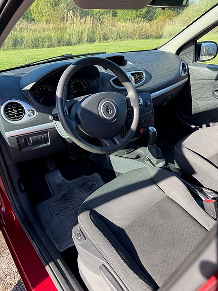 Renault Clio 6 of 7