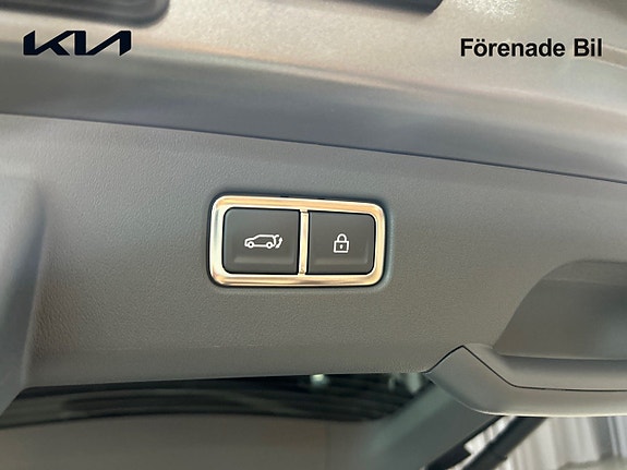Kia EV9 14 of 16