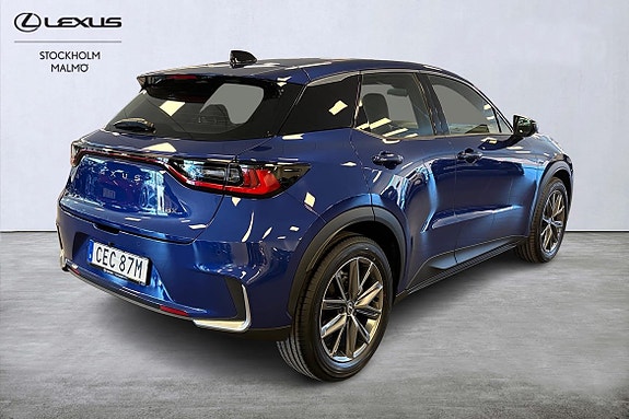 Lexus LBX 17 of 23