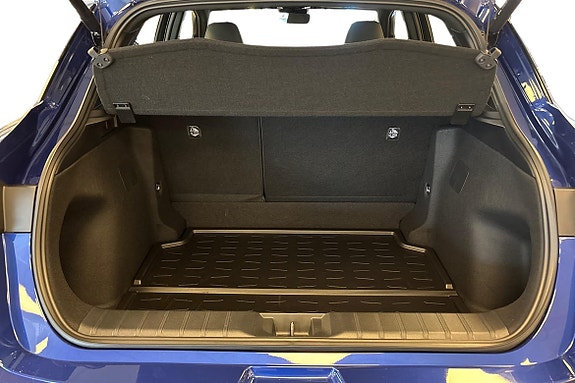 Lexus LBX 10 of 23
