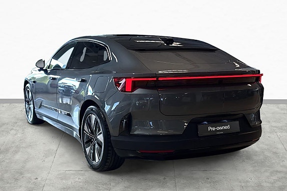 Polestar 4 8 of 30