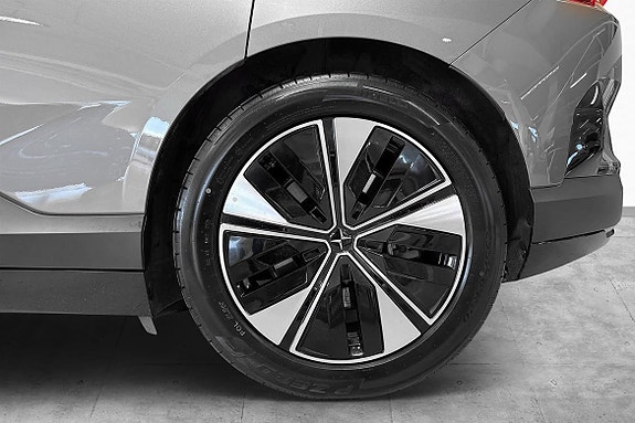 Polestar 4 6 of 30
