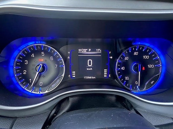 Chrysler Pacifica 21 of 30