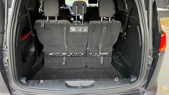 Chrysler Pacifica 26 of 30