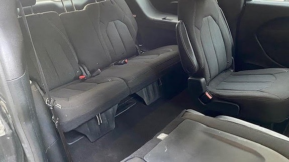 Chrysler Pacifica 27 of 30