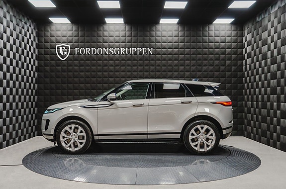 Land Rover Range Rover Evoque 3 of 26