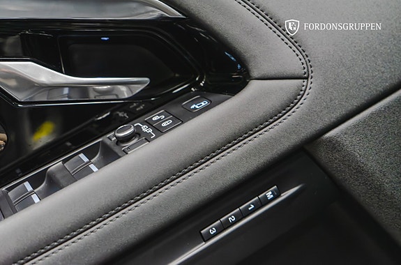 Land Rover Range Rover Evoque 16 of 26