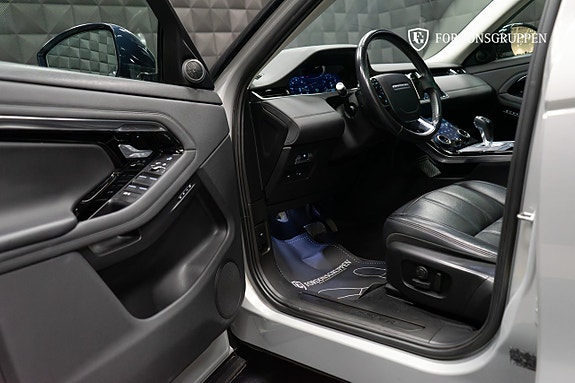Land Rover Range Rover Evoque 15 of 26