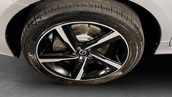 Volvo XC60 9 of 12
