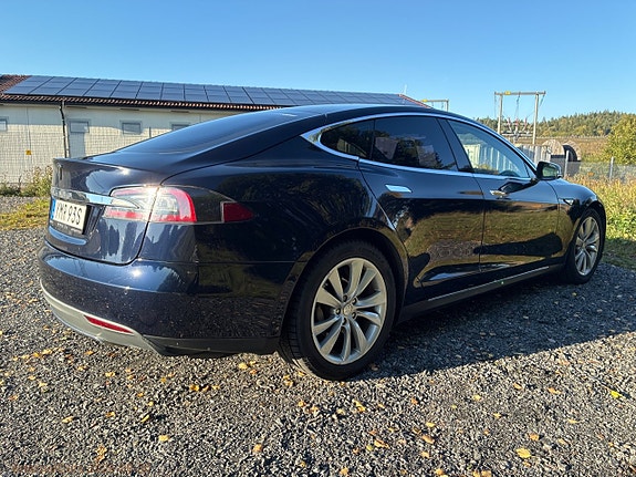 Tesla Model S 5 of 24
