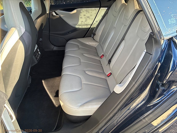 Tesla Model S 19 of 24