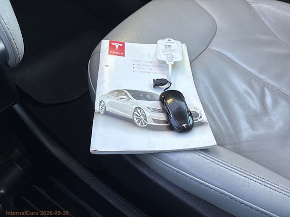 Tesla Model S 21 of 24