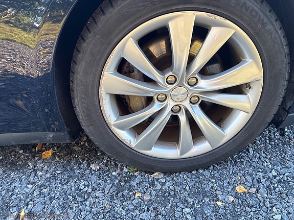 Tesla Model S 24 of 24