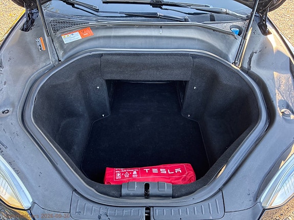 Tesla Model S 10 of 24