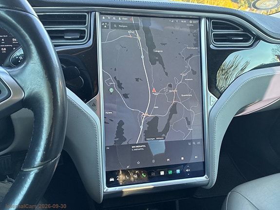 Tesla Model S 14 of 24