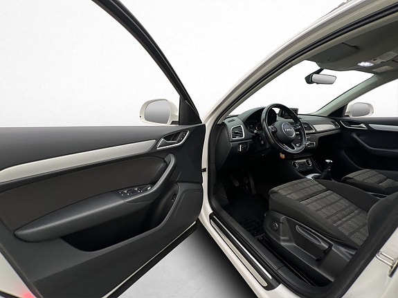 Audi Q3 10 of 29