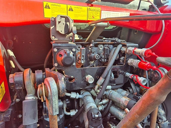 Massey Ferguson 6470 8 of 18