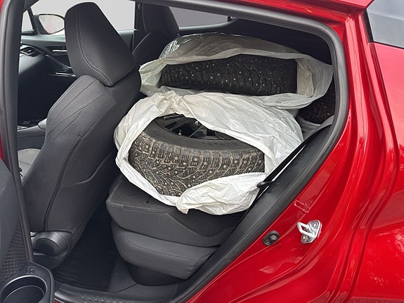 Toyota C-HR 11 of 26
