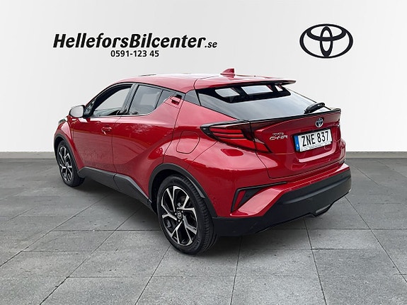 Toyota C-HR 2 of 26