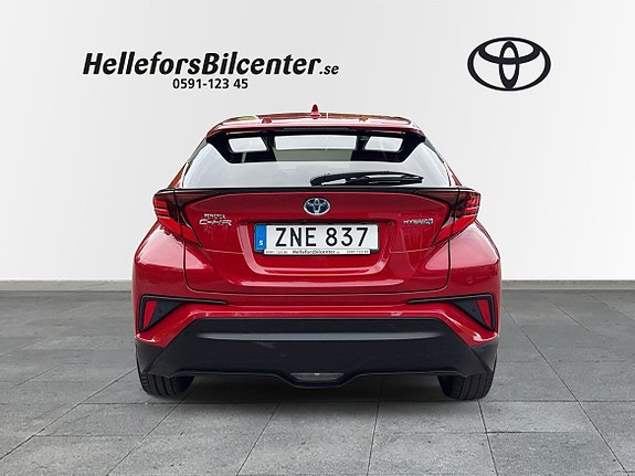 Toyota C-HR 4 of 26