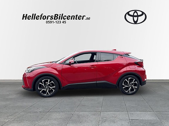 Toyota C-HR 3 of 26