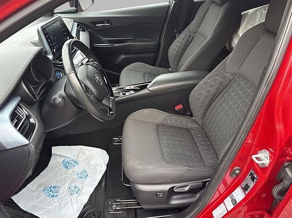 Toyota C-HR 12 of 26