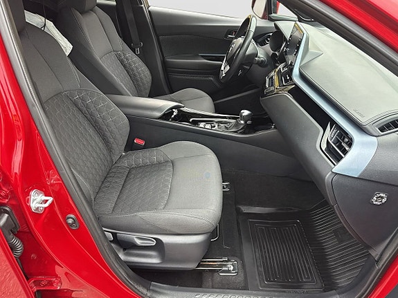 Toyota C-HR 6 of 26