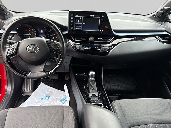 Toyota C-HR 8 of 26