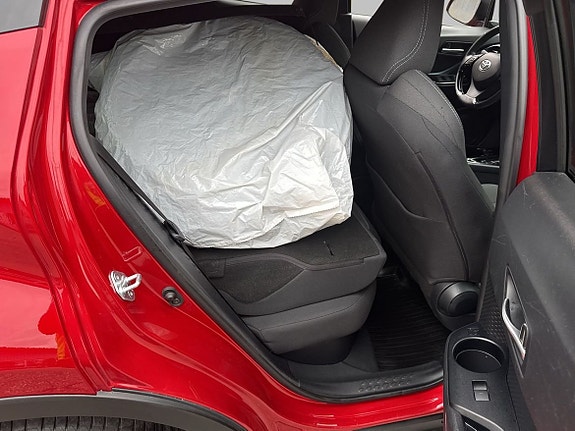 Toyota C-HR 7 of 26