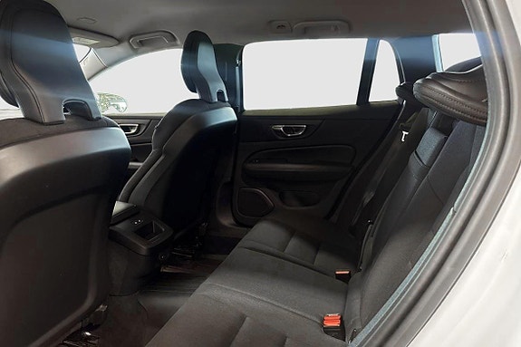 Volvo V60 Cross Country 12 of 14