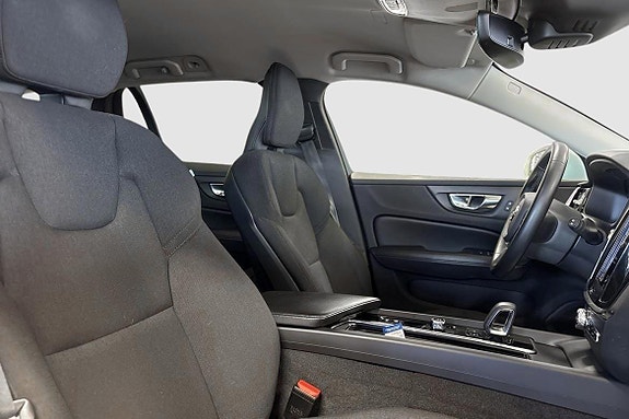 Volvo V60 Cross Country 8 of 14