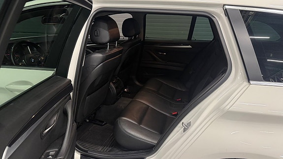BMW 520d 14 of 30
