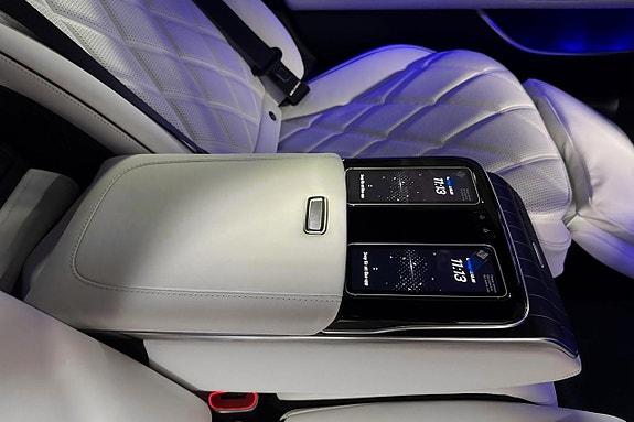 Mercedes-Benz S580 27 of 30