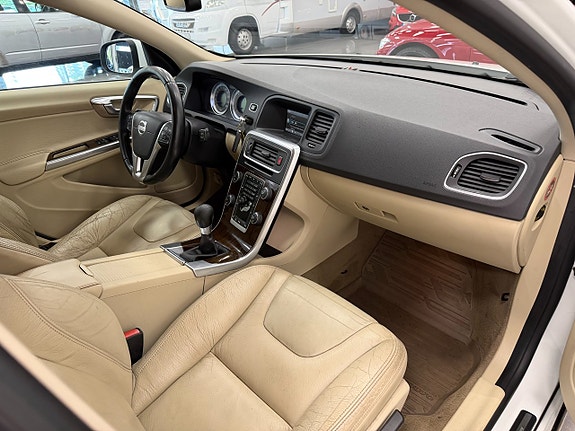 Volvo V60 5 of 11