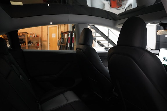 Tesla Model Y 21 of 23