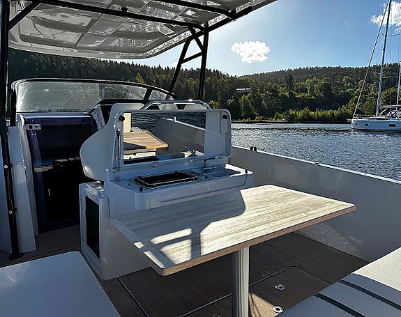 RYCK 280 till salu – demobåt med T-top och Suzuki 300 hk 7 of 12