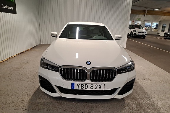 BMW 520i 8 of 27