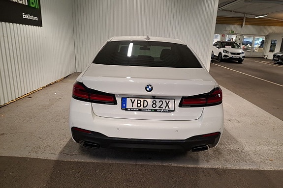 BMW 520i 4 of 27