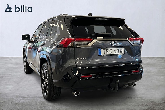 Toyota RAV4 2 of 23