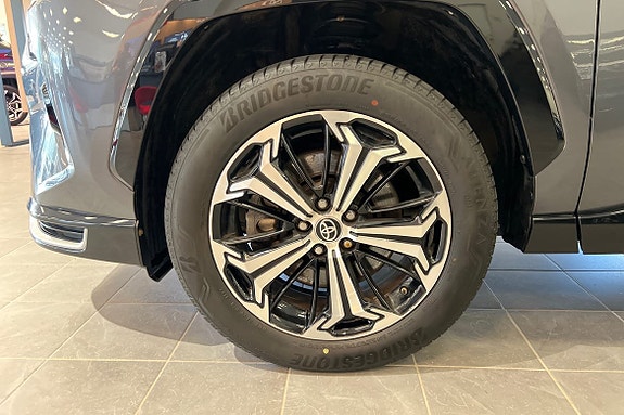 Toyota RAV4 17 of 23